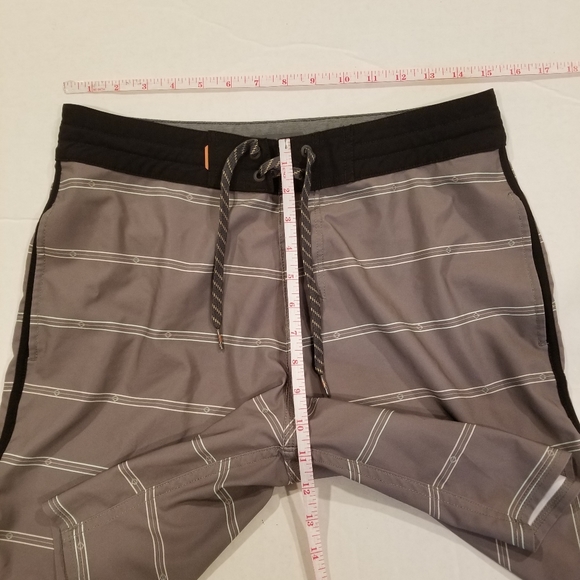 Quiksilver Men's Size 30 Waterman Collection Grey/Gray Striped Boardsho… - Picture 9 of 9